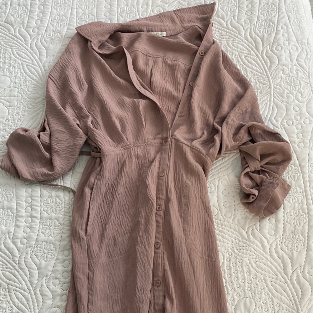 Chic Mauve Button-Up Dress